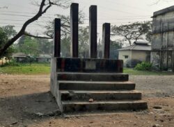 শহীদ সালামের রক্তমাখা জামা দেখে উত্তাল হয়ে ওঠে পটুয়াখালী